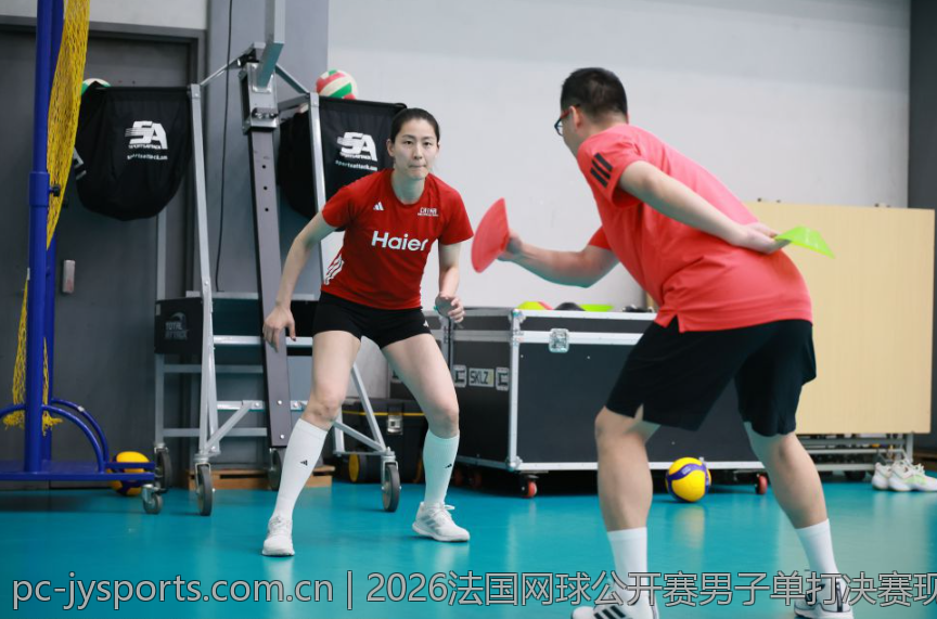 2026法国网球公开赛男子单打决赛现场直击精彩瞬间
